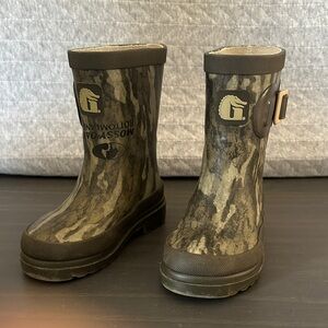 Gator Waders x Mossy Oak Kids Green Camouflage rain Boots- size 7